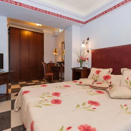 Hotel Enavlion Batagianni